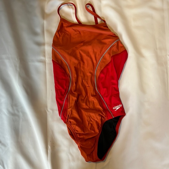 Speedo swimsuit size 6/32 red and orange! - Picture 2 of 6